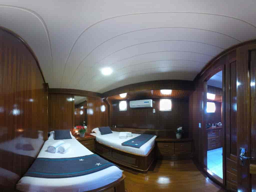 Boat picture 9