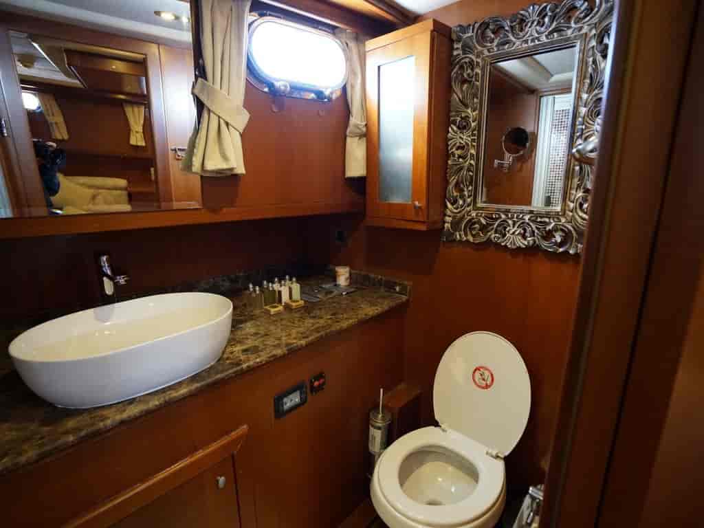 Boat picture 9
