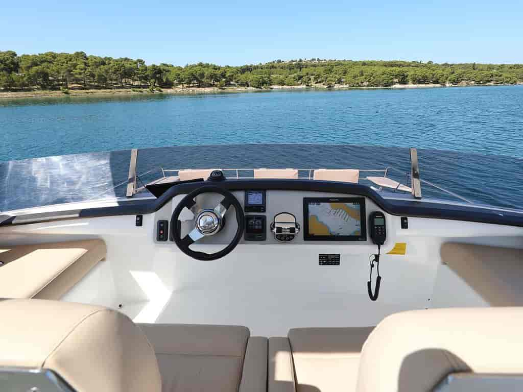 Boat picture 9