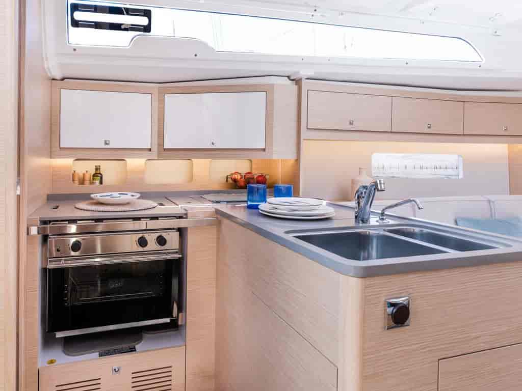 Photo 3 of Sunsail 37.3 Premium