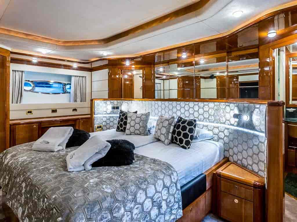 Boat picture 17