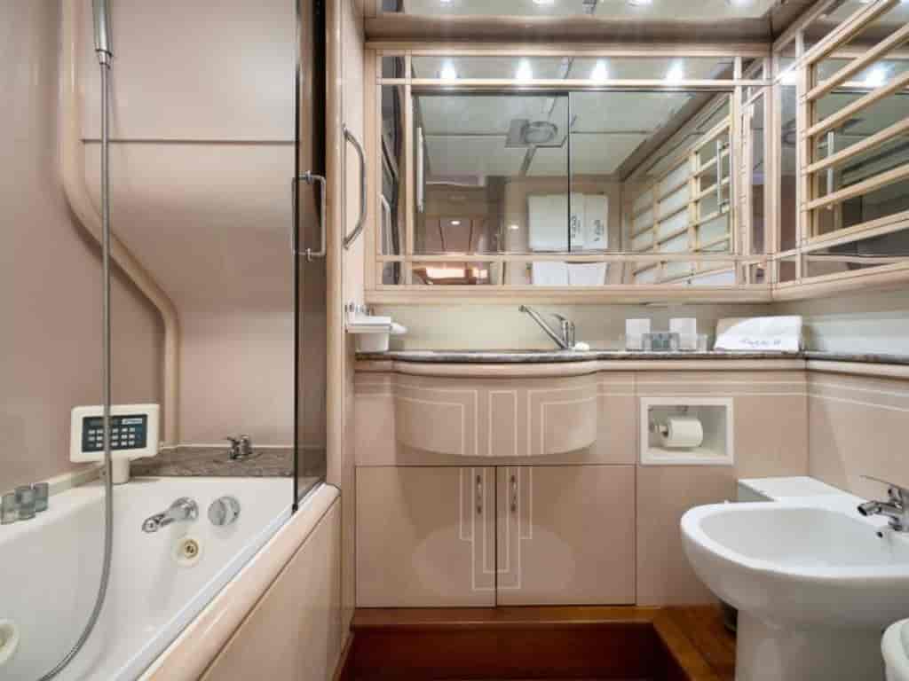 Boat picture 18