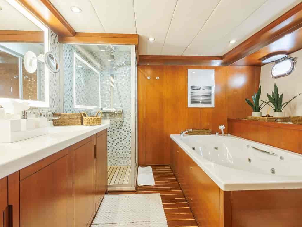 Boat picture 16