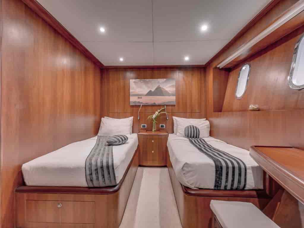 Boat picture 16