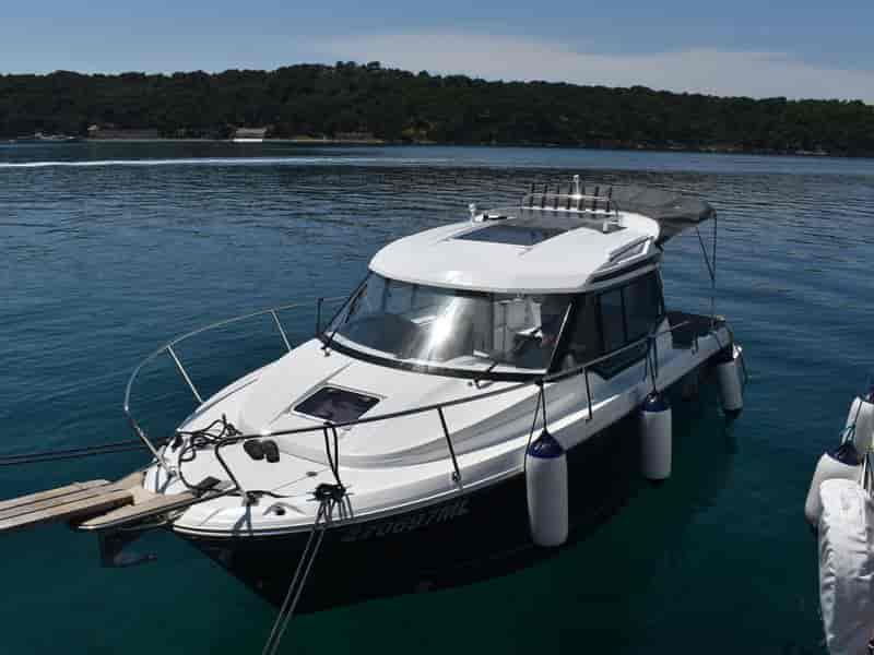 Photo of undefined, image 1 of 18