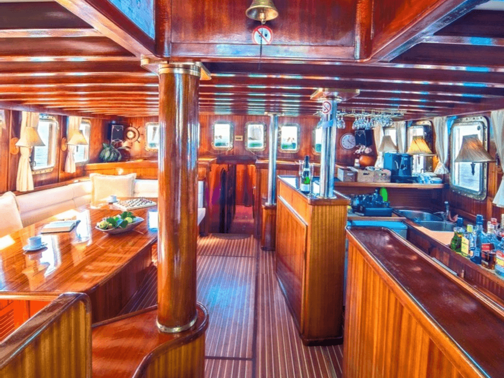 Boat picture 9