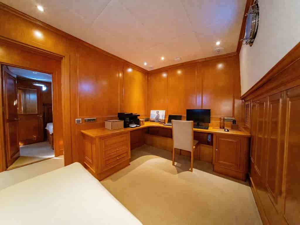 Boat picture 9