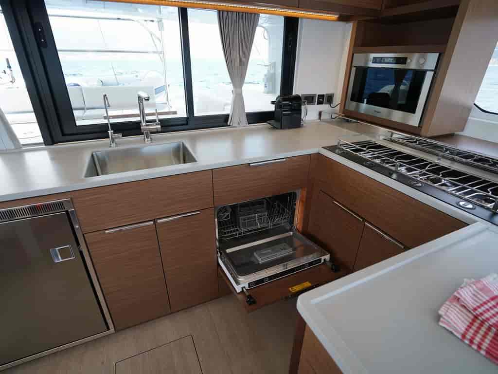 Boat picture 9