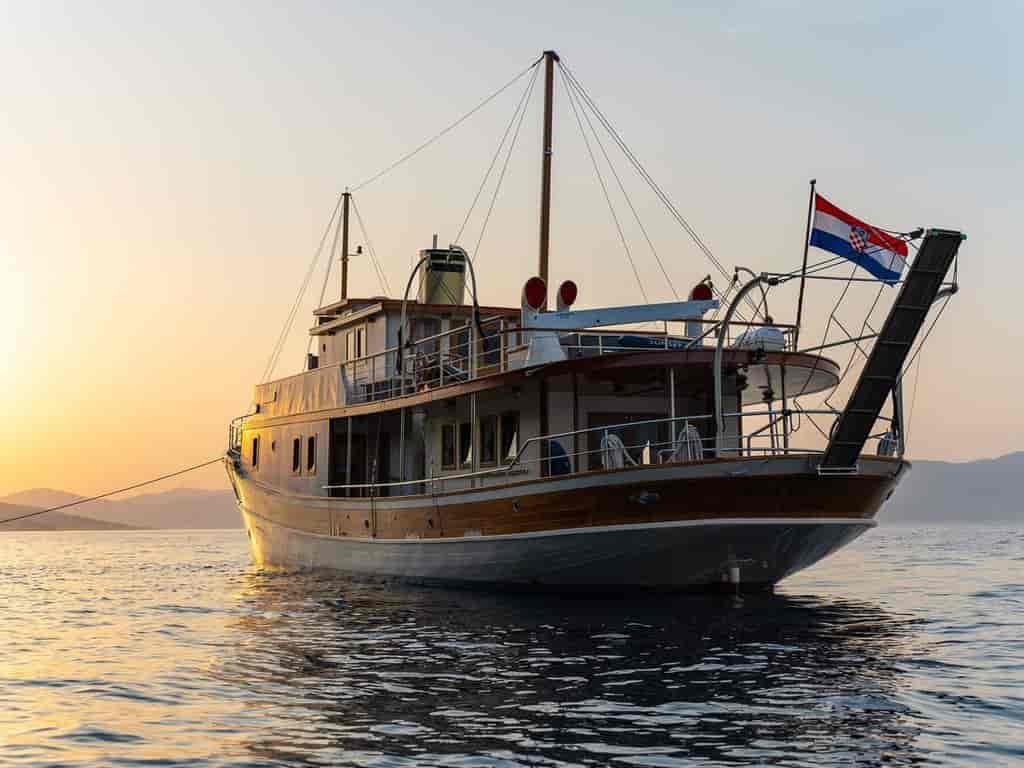 Boat picture 7